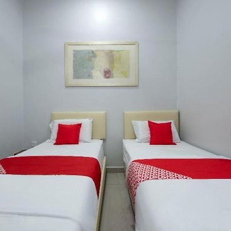 Oyo 90234 Sungai Rengit City Resort 2 Kampung Sungai Rengit Eksteriør billede