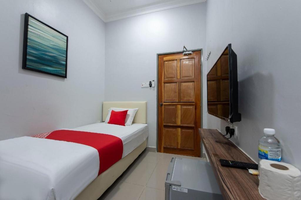 Oyo 90234 Sungai Rengit City Resort 2 Kampung Sungai Rengit Eksteriør billede