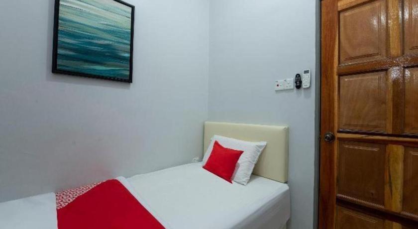 Oyo 90234 Sungai Rengit City Resort 2 Kampung Sungai Rengit Eksteriør billede