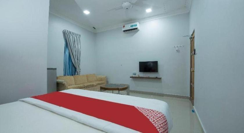 Oyo 90234 Sungai Rengit City Resort 2 Kampung Sungai Rengit Eksteriør billede