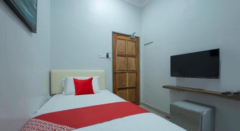 Oyo 90234 Sungai Rengit City Resort 2 Kampung Sungai Rengit Eksteriør billede
