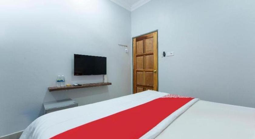 Oyo 90234 Sungai Rengit City Resort 2 Kampung Sungai Rengit Eksteriør billede